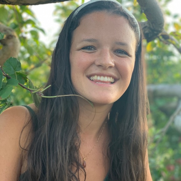 Meet your Posher, Emma - Picture 3 of 3